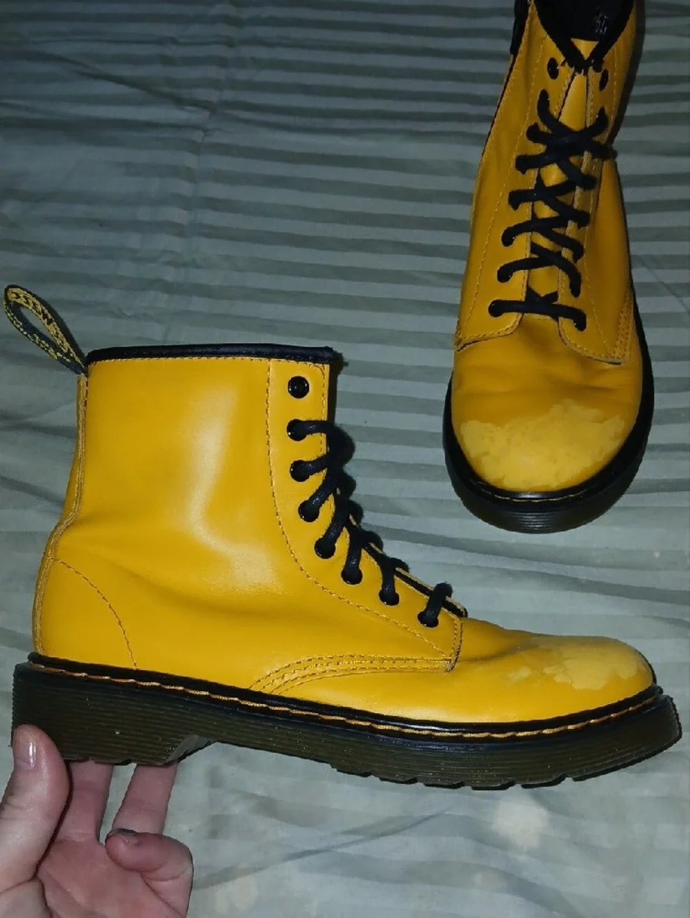 Dr Martens Junior Yellow Leather Lace-Up Combat Boots Sz: 3